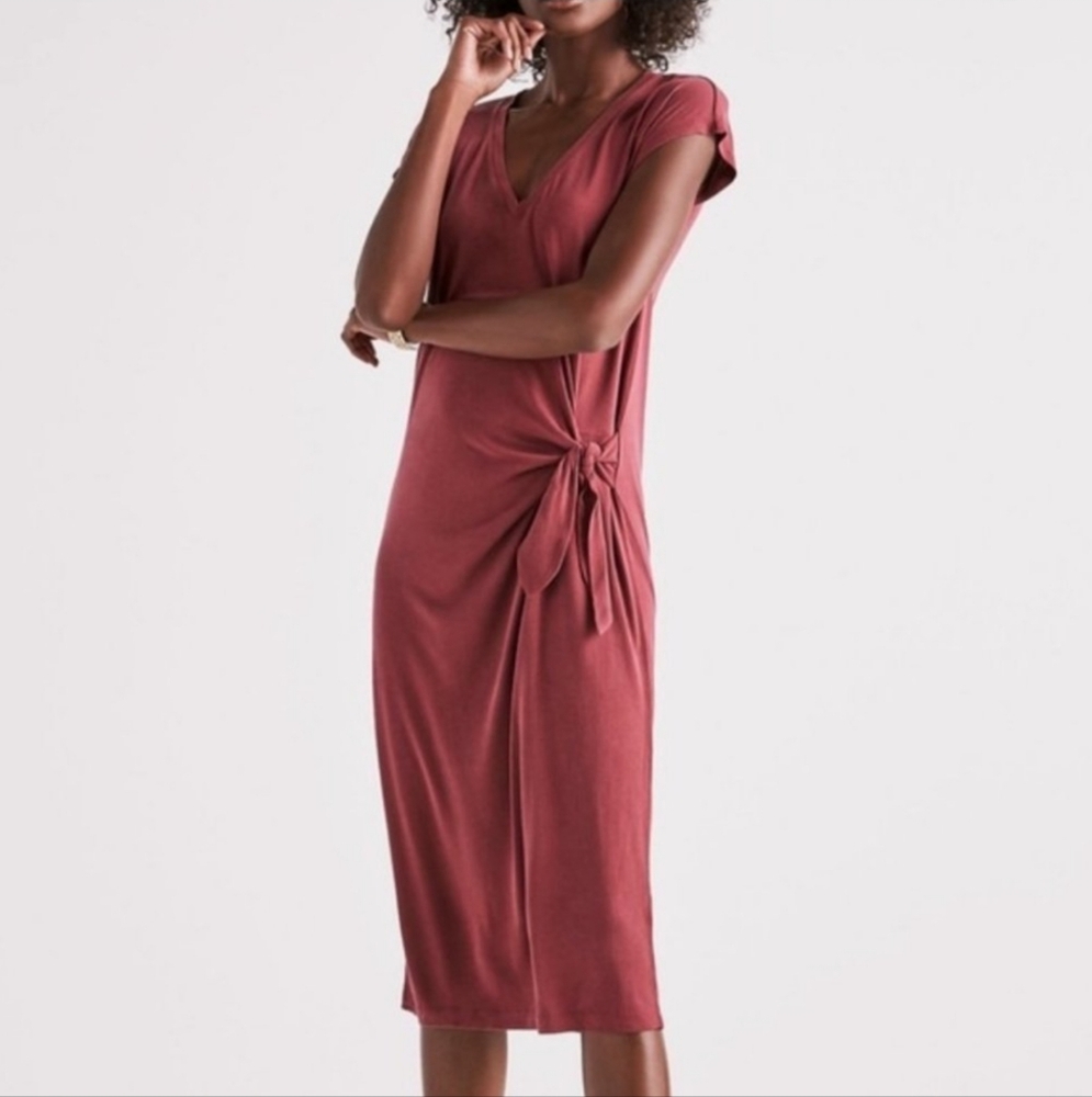 Elegant Mauve Tie-Front Midi Knit Dress